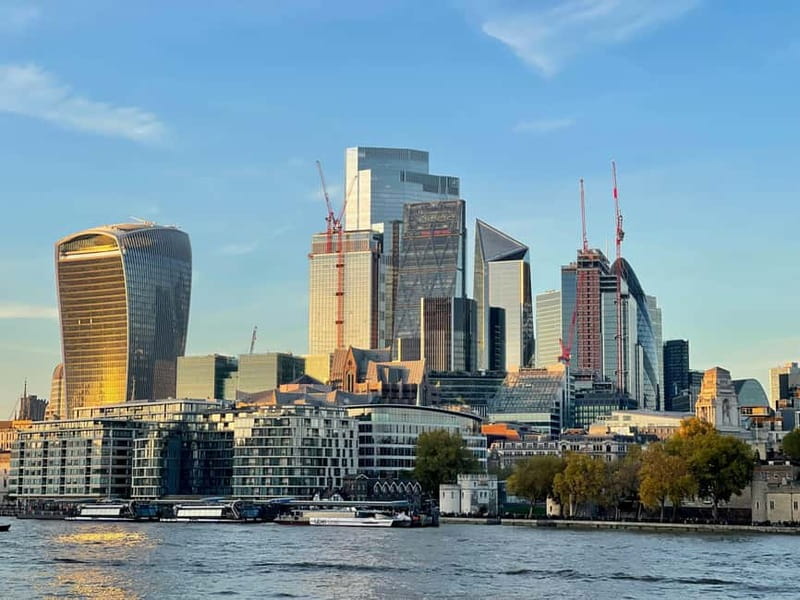London: Modern Architecture & Building Guided Walking Tour - From Sugar Quay to the Thames