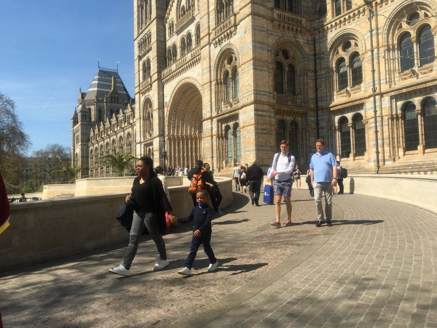 London: Natural History Museum Entry Ticket and Guided Tour - What guides bring to the visit