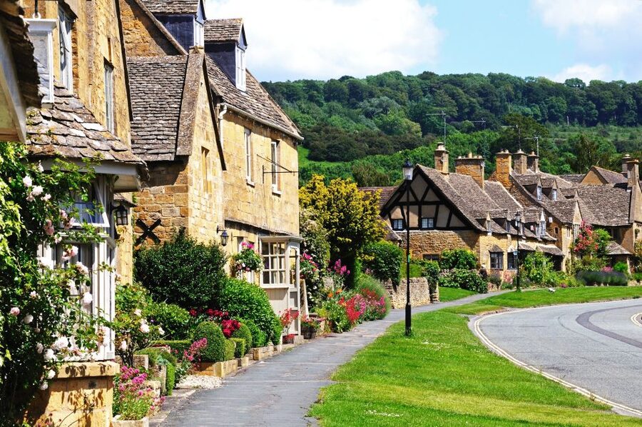 London: Oxford, Stratford, Cotswolds, and Warwick Day Trip - Who should book this trip?