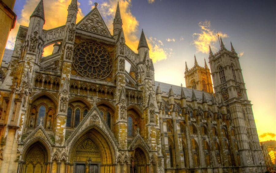 London: Palaces and Parliament Walking Tour - Whitehall, Downing Street and the route to Parliament