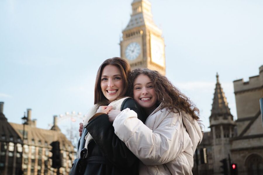 London: Private Landmark Tour with Professional Photographer - A photo session, not a sightseeing tour