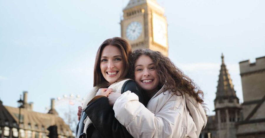 London: Private Landmark Tour with Professional Photographer - From the Queen Victoria Memorial to Big Ben
