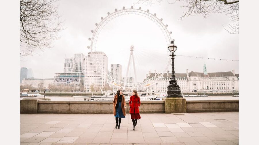 London: Private Photography with Professional Photographer - What Tower Bridge or Notting Hill offers