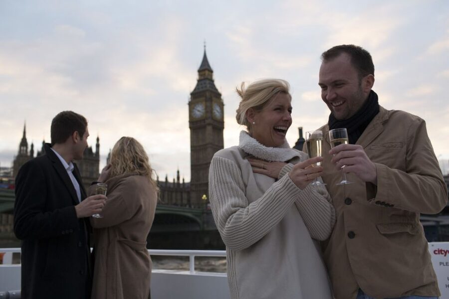 London: River Thames Evening Cruise with Bubbly and Canapés - The quick take