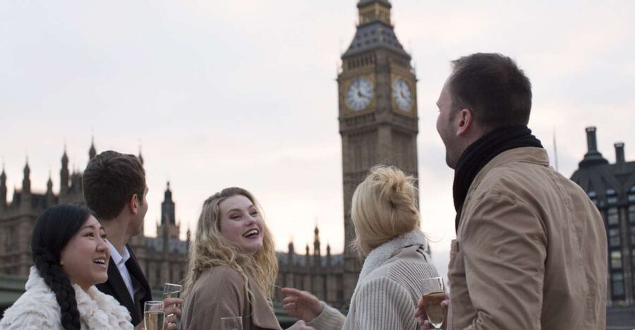 London: River Thames Evening Cruise with Bubbly and Canapés - Canapés, sparkling wine and the cash bar