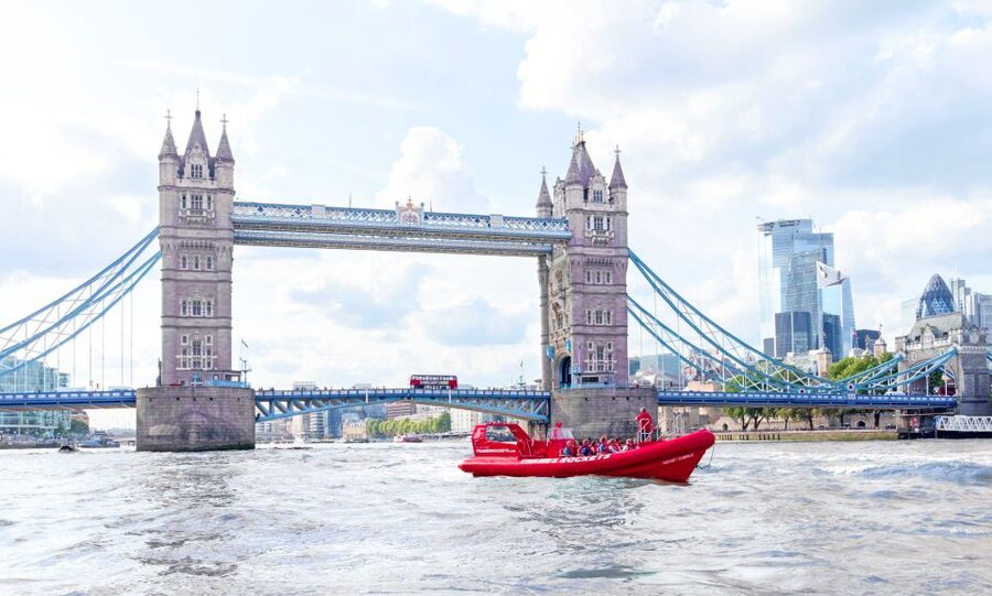 London: River Thames Speed Boat Tour - What the guide adds to the ride