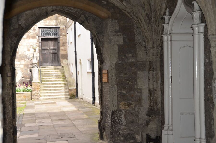 London's Hidden Treasures Tours by Black Taxi Cab - A black cab makes a useful London base