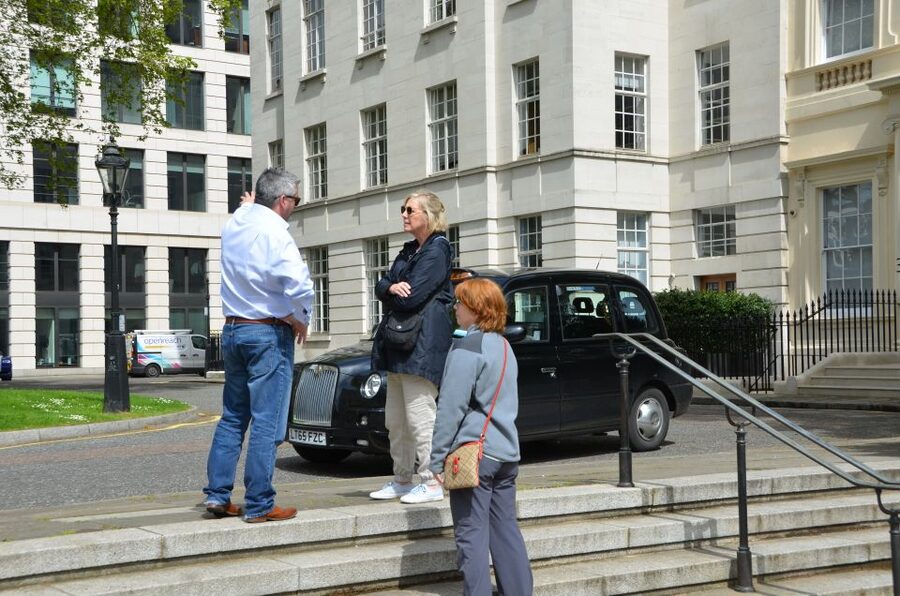 London's Hidden Treasures Tours by Black Taxi Cab - St. Paul’s beside the Financial District
