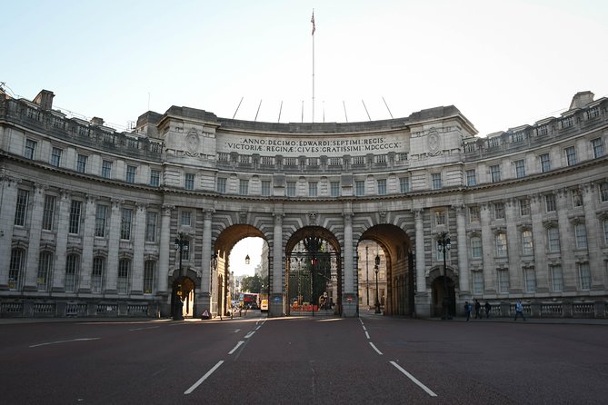 London's Palaces & Parliament Tour (See Over 20+ London Top Sights) - The London Eye and what the tour does not include