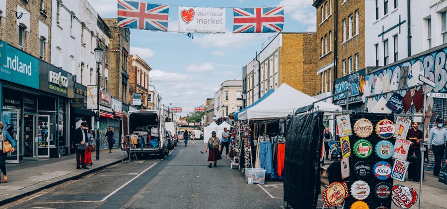 London: Self-Guided Notting Hill Walking Tour with an APP - Movie locations, from the blue door to St Luke’s Mews