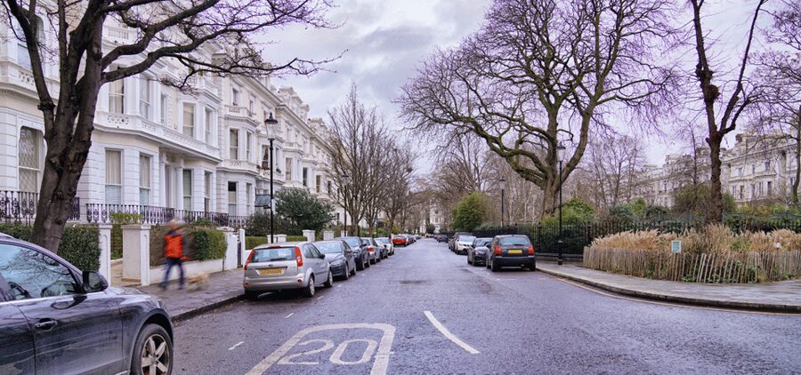 London: Self-Guided Notting Hill Walking Tour with an APP - Mews, local stories and the Electric cinema