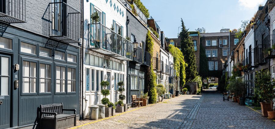 London: Self-Guided Notting Hill Walking Tour with an APP - Is $14 good value for a two-hour walk?