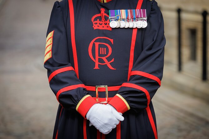 London Sightseeing Tour: Guard Change with Tower of London Option - The Tower of London and the Crown Jewels