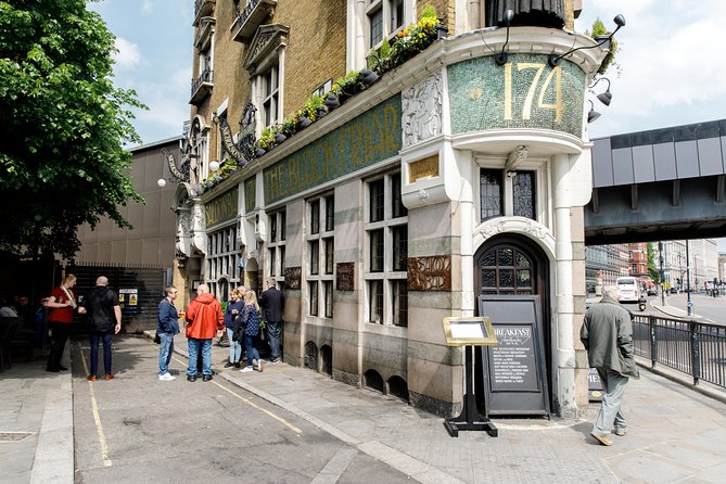 London Small Group Tour of Historical Pubs - Fleet Street, gin palaces and the old newsroom
