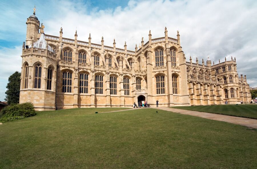 London: Stonehenge, Windsor, and Bath Day Trip by Bus - Timing, meeting points, and the ride back