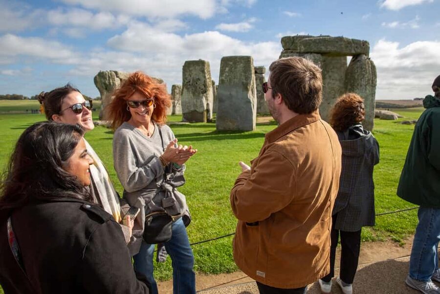 London: Stonehenge, Windsor Castle, Bath, Lacock & Pub Lunch - A big day out from London