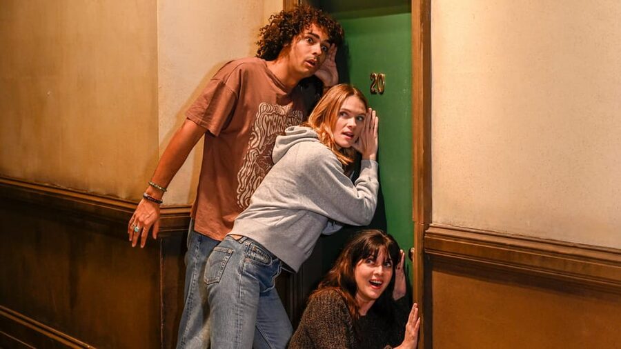 London: The FRIENDS™ Experience Entry Ticket - From the fountain to the purple apartment door