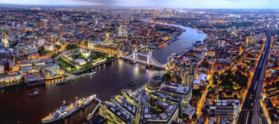 London: The View from The Shard - Indoors, then out onto the platform