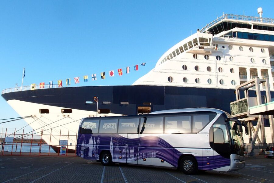 London to Southampton Cruise Terminal via Stonehenge - A Transfer With a Proper Stop Along the Way