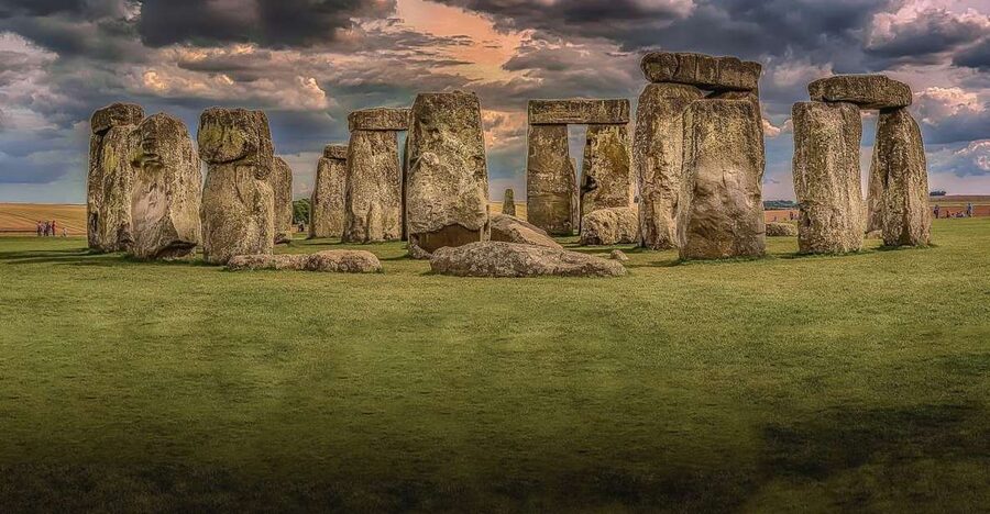 London to Southampton Cruise Terminal via Stonehenge - Stonehenge: 90 Minutes With the Stones