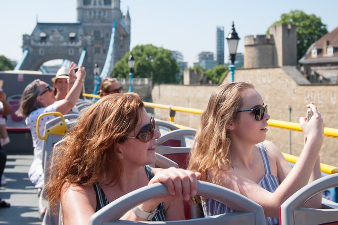 London Tootbus Hop-on Hop-off (Optional Thames Cruise) - Westminster, Trafalgar Square and the river