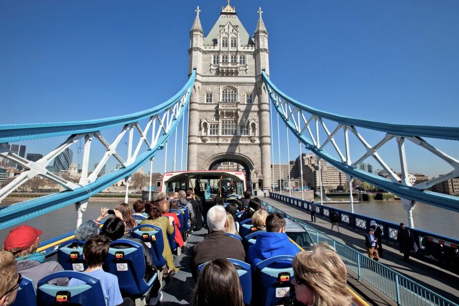 London: Tootbus Hop-on Hop-off with optional River Cruise - Audio that keeps the ride useful