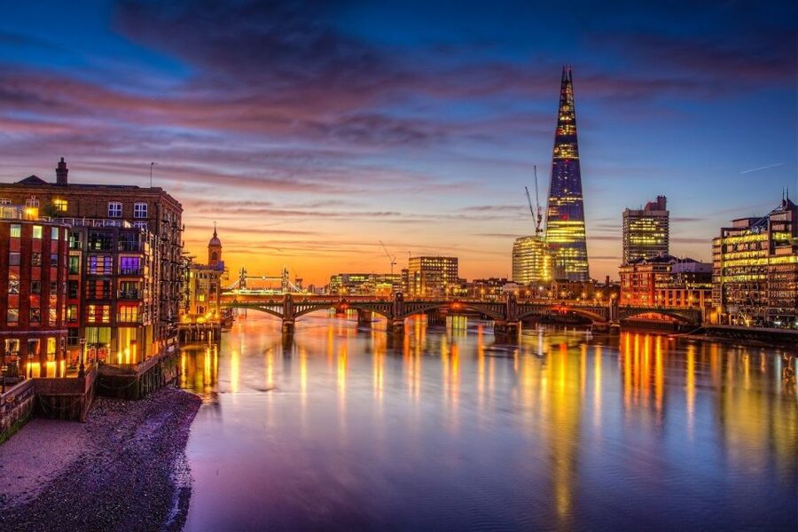 London: Tootbus London by Night Bus Tour - Audio commentary: useful companion, not the main event