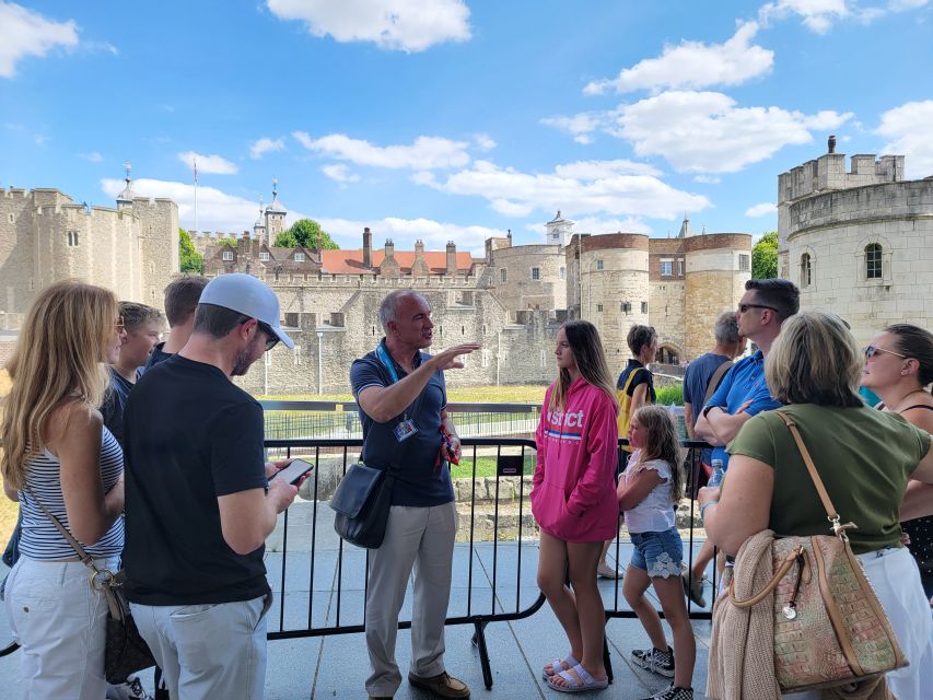 London: Tower of London Tour with Crown Jewels & Beefeaters - The Crown Jewels: dazzling, crowded and worth seeing