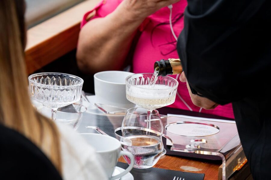 London: Traditional Afternoon Tea Tour in a Luxury Coach - Should you book Bustronome London?