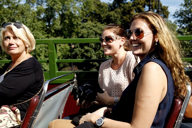 London Vintage Bus Tour Including River Thames Cruise with Optional Lunch - Is $85.43 good value?
