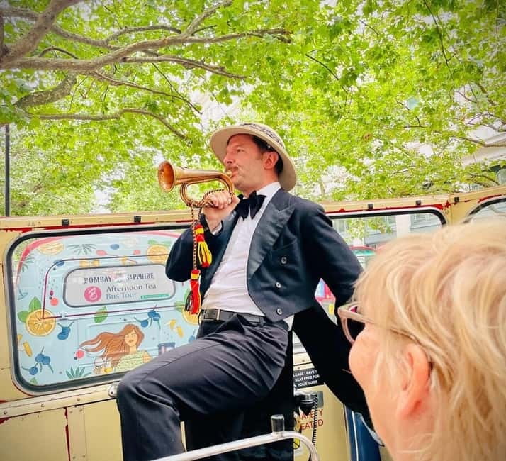 London Vintage Bus Tour: Live Comedy Sightseeing Show - Starting near Trafalgar Square