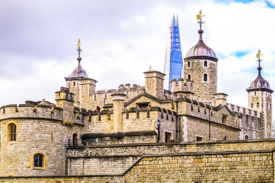 London: VIP Tower of London & Tower Bridge Early-Access Tour - Get to Tower Hill early and dress for the weather