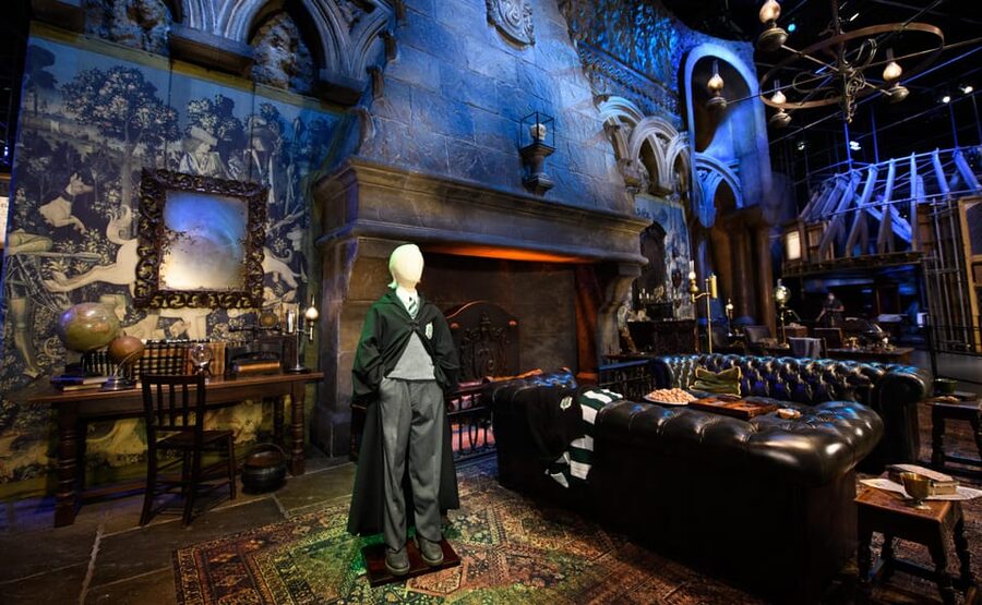 London: Warner Bros. Studio Harry Potter Tour with Transfers - Platform 9¾ and the Hogwarts Express