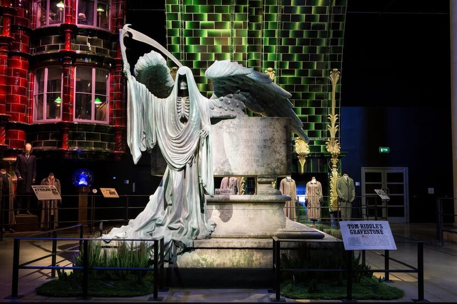 London: Warner Bros. Studio Harry Potter Tour with Transfers - Four hours, with a little room for choices