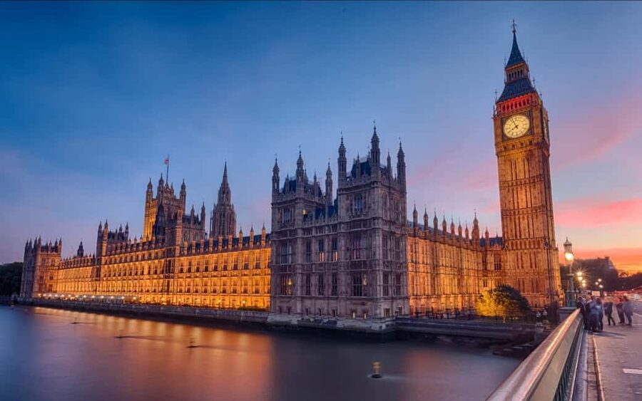 London: Westminster Abbey & Optional Parliament Tour - The Coronation Chair and royal tombs