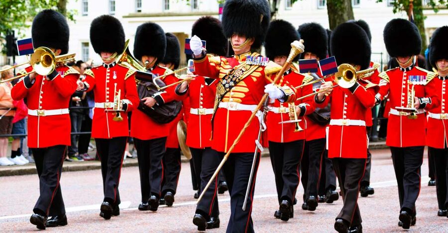 London: Westminster Abbey Priority Access & Guided City Tour - How the guides shape the day