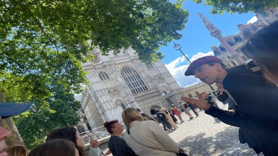 London: Westminster and Changing of the Guard Tour - Horse Guards Parade and the route’s finish