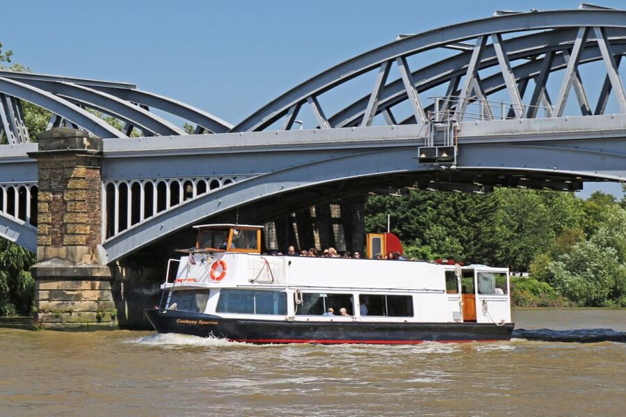 London: Westminster to Kew River Thames Cruise - Hammersmith, Barnes and Chiswick