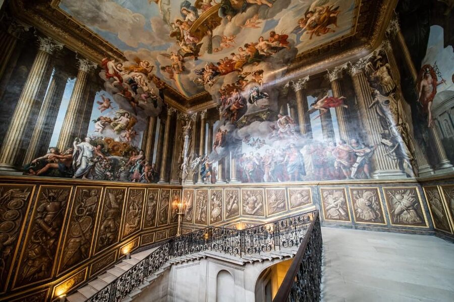 London: Windsor Castle & Henry VIII's Hampton Court Palace - A Thames boat ride and the day’s pace