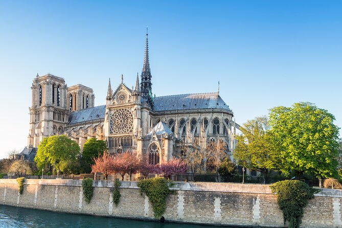 Paris Explorer Rail Tour from London with Paris Sightseeing Bus - The Eiffel Tower and the Seine