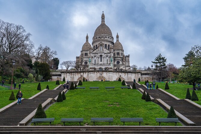 Paris Explorer Rail Tour from London with Paris Sightseeing Bus - The Louvre and Île de la Cité
