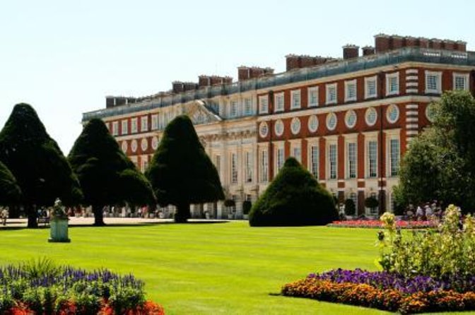 Private Guided Tour of Hampton Court Palace - Two royal worlds at Hampton Court