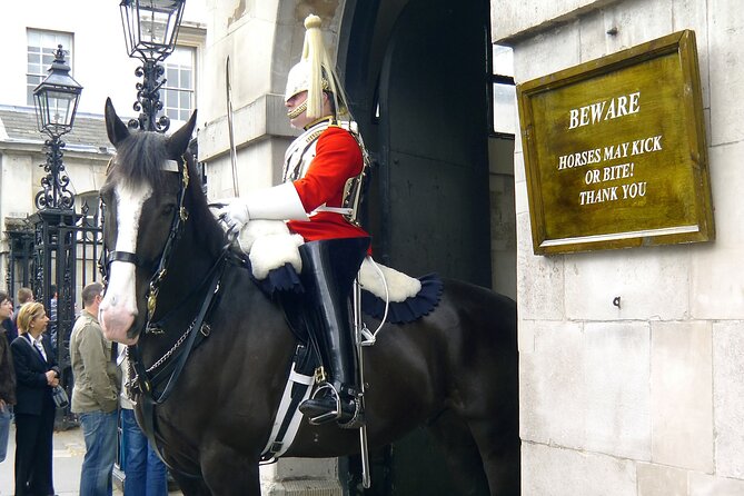 Private Tour: Black Taxi Tour of London - Trafalgar Square, St. Paul’s and the Tower