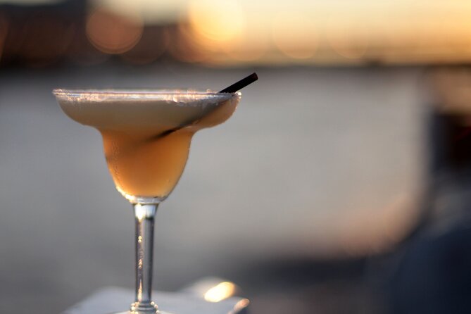 River Thames Evening Cruise with Sparkling wine and Canapés - Canary Wharf and the contrast of old and new London