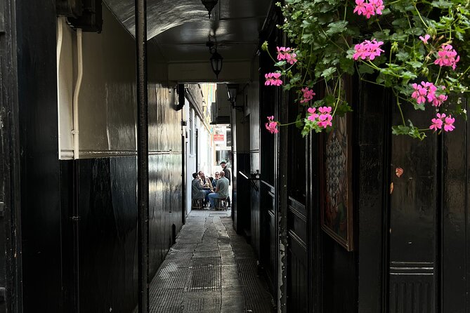 Royal Historic Pubs Walking Guided Tour in London - Should You Book It?