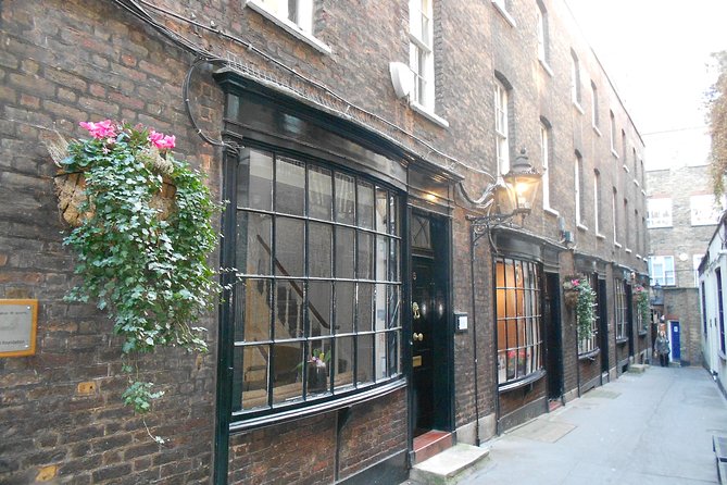 Secret Walking Tour of Central London - The Strand, theatre stories and a superstitious hotel