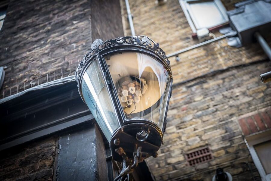 Secrets of London Walking Tour - The seven noses and Wellington’s mysterious artwork