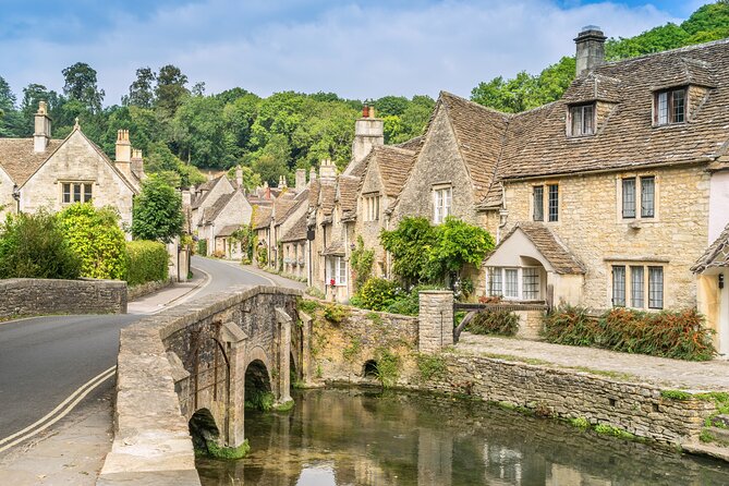 Small Group Cotswolds Village, Stonehenge and Bath Tour from London - Three famous stops, one very full day