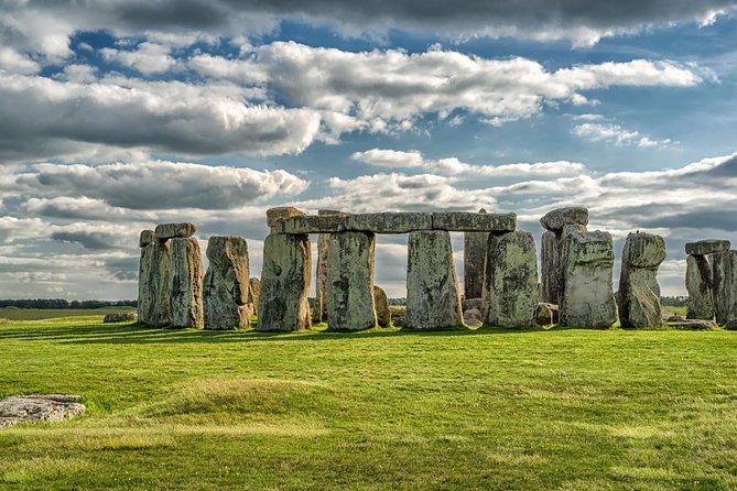 Small Group Cotswolds Village, Stonehenge and Bath Tour from London - Castle Combe: a brief taste of the Cotswolds