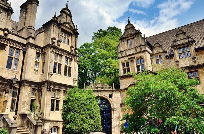 Small Group Cotswolds Villages, Stratford and Oxford Day Tour from London - Three classic English stops in one day